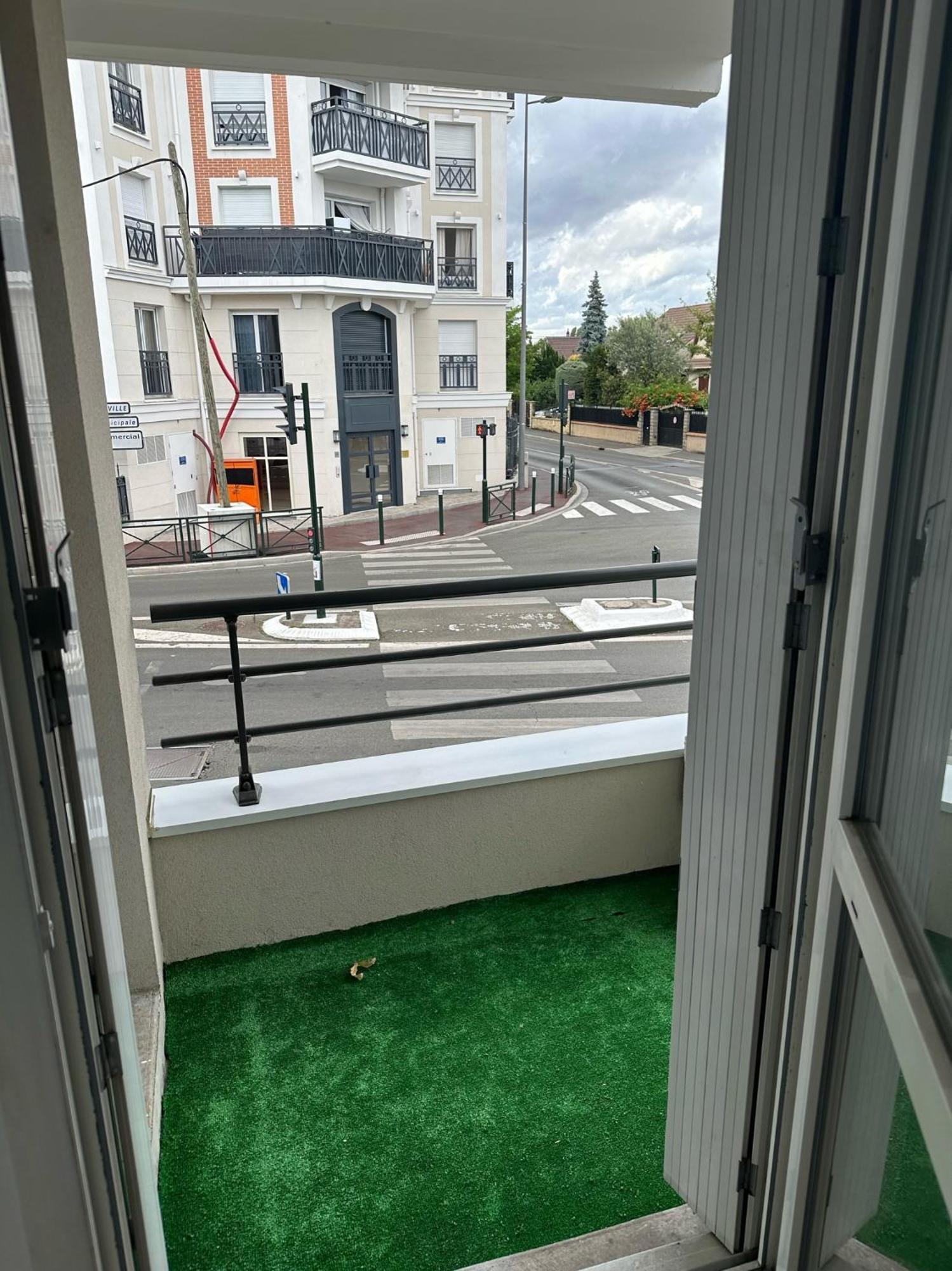 Appartement Cosy Proche Stade De France - Jo Paris 2024 Le Blanc-Mesnil Exteriör bild